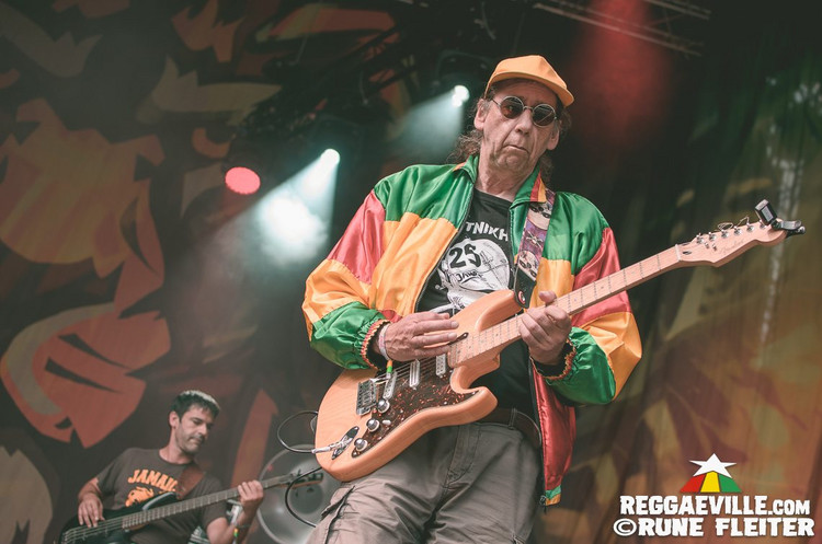 Mono & Nikitaman, Che Sudaka, Macka B & Bootown Shakedown