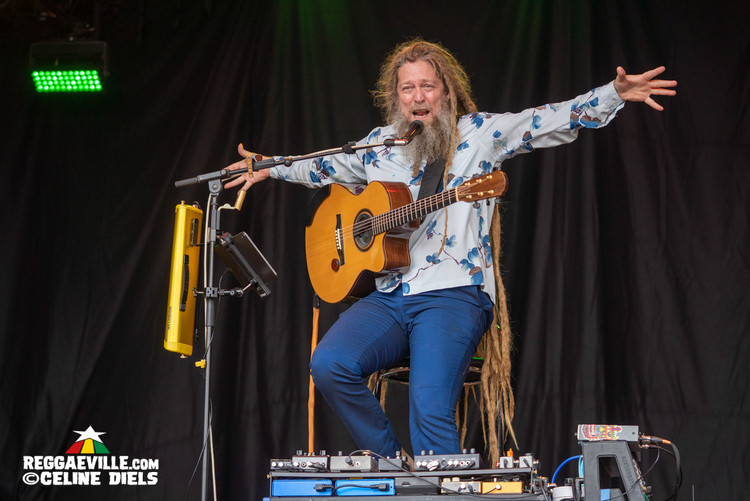 Mike Love, Samora, Johnny Osbourne, Admiral Tibet, Kenny B