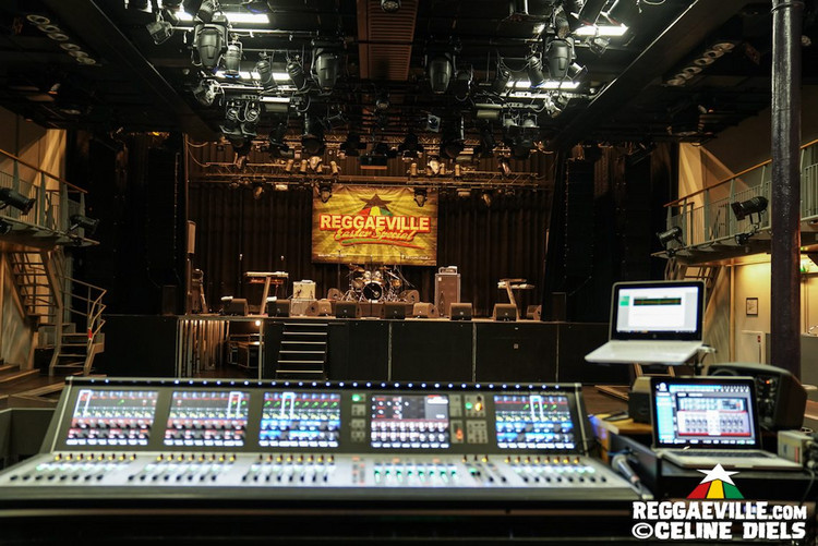 Soundcheck & Backstage
