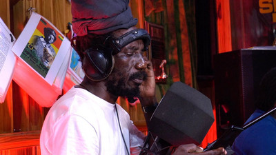Sizzla & Derrick Sound - Jah Is Always Near