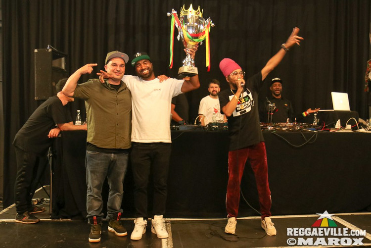 Deebuzz vs. Ruffpack