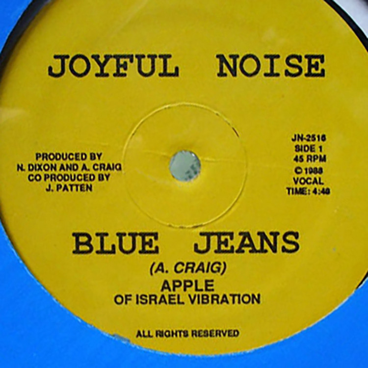 Apple - Blue Jeans