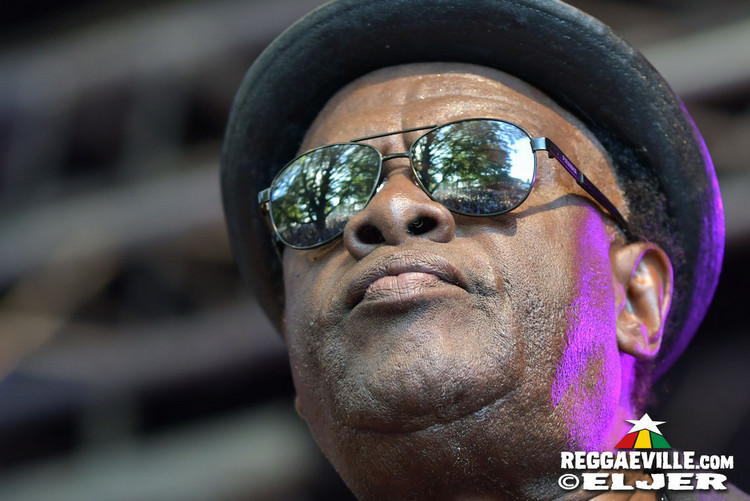 Mighty Diamonds & The Hempolics