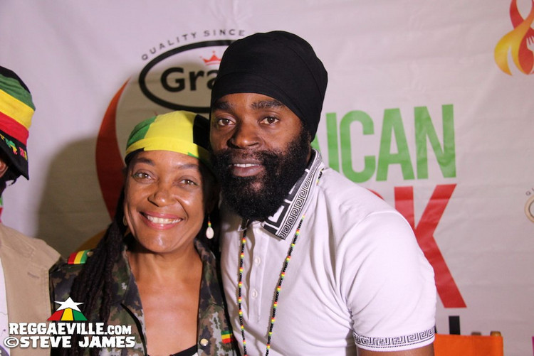 Third World, Bugle, Honorebel