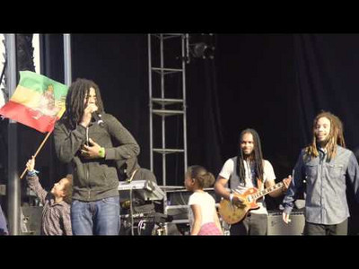 Stephen Marley, Skip Marley, Jo Mersa Marley & Mystic Marley - Could You Be Loved @ Rootfire At The Beach 2015
