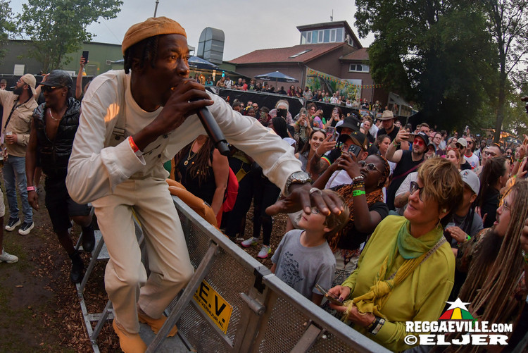 Chi Ching Ching, Samora feat. Natty King, Mellow Mood