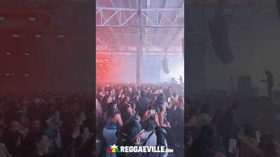 The City Splash massive sings Wonderwall by Oasis @ City Splash Indoor 2024 in London, UK