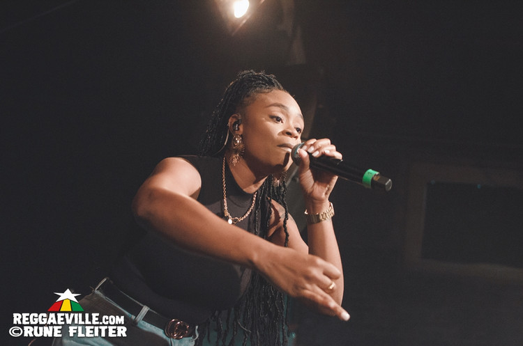 Tori Lattore, Janeel Mills, Backstage & Impressions