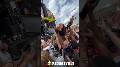 Nattali Rize - Crowdsurfing @ SummerJam 2023
