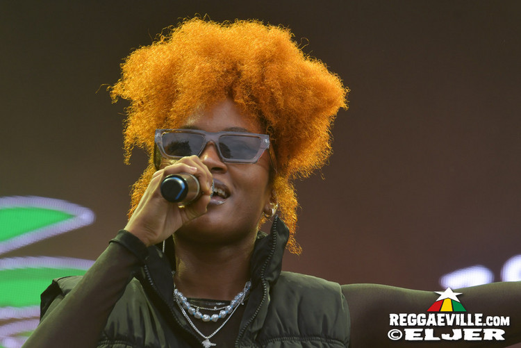 Jaz Elise, Treesha, Yaksta