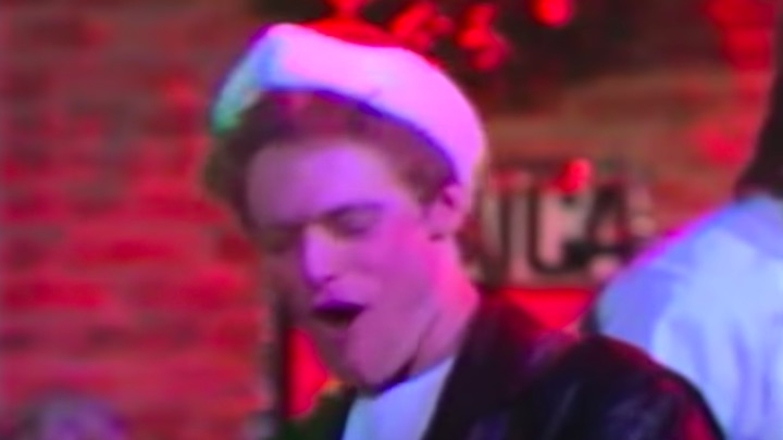 Bryan Adams - Reggae Christmas @ MTV [12/24/1984]