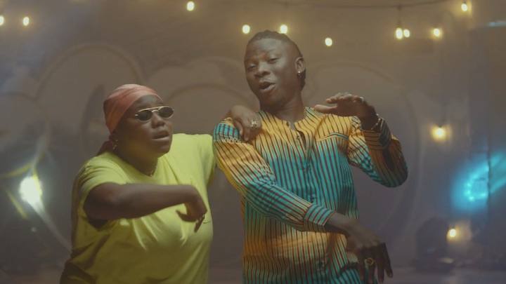 Stonebwoy feat. Teni - Ololo [9/13/2019]