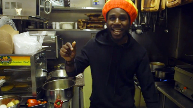 How-To: Vegan Roots Curry and Spirulina Smoothie with Chronixx @ Munchies [12/6/2016]