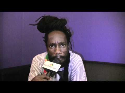 Sizzla: Dem A Fight Buju Banton Long Time (Freestyle) [9/25/2010]