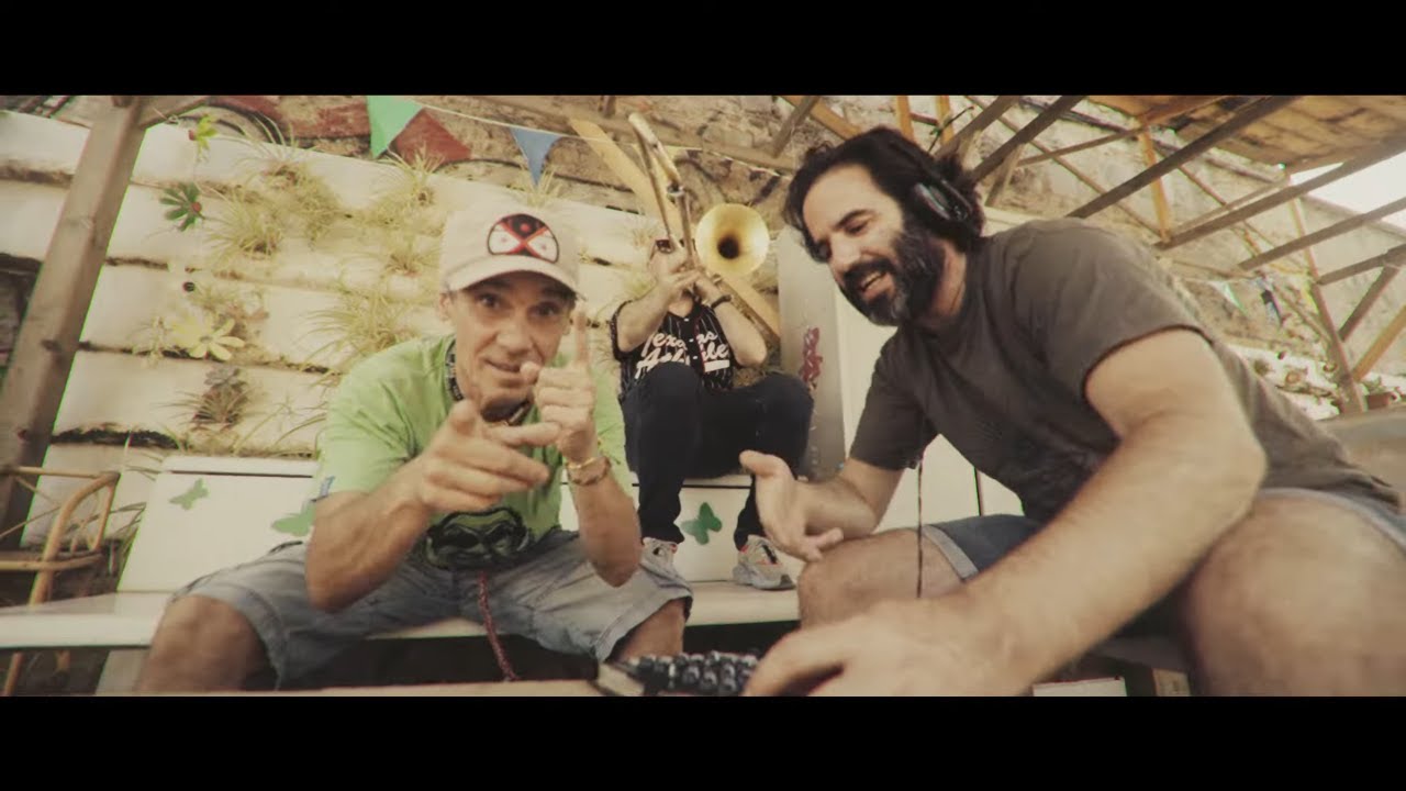 Manu Chao & Chalart58 feat. Josep Blanes - Me Provoca Te Ver [7/22/2022]