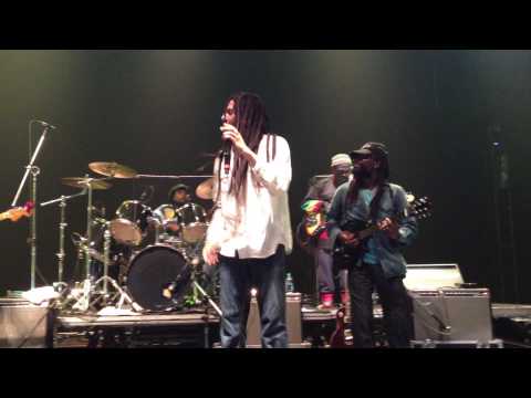 The Wailers feat. Julian Marley - One Love in Rio de Janeiro, Brazil [1/9/2015]