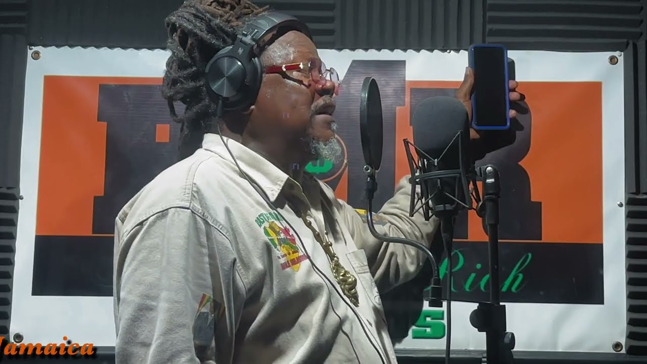 Luciano - Twelve Days Of Christmas @ RMR Records Jamaica