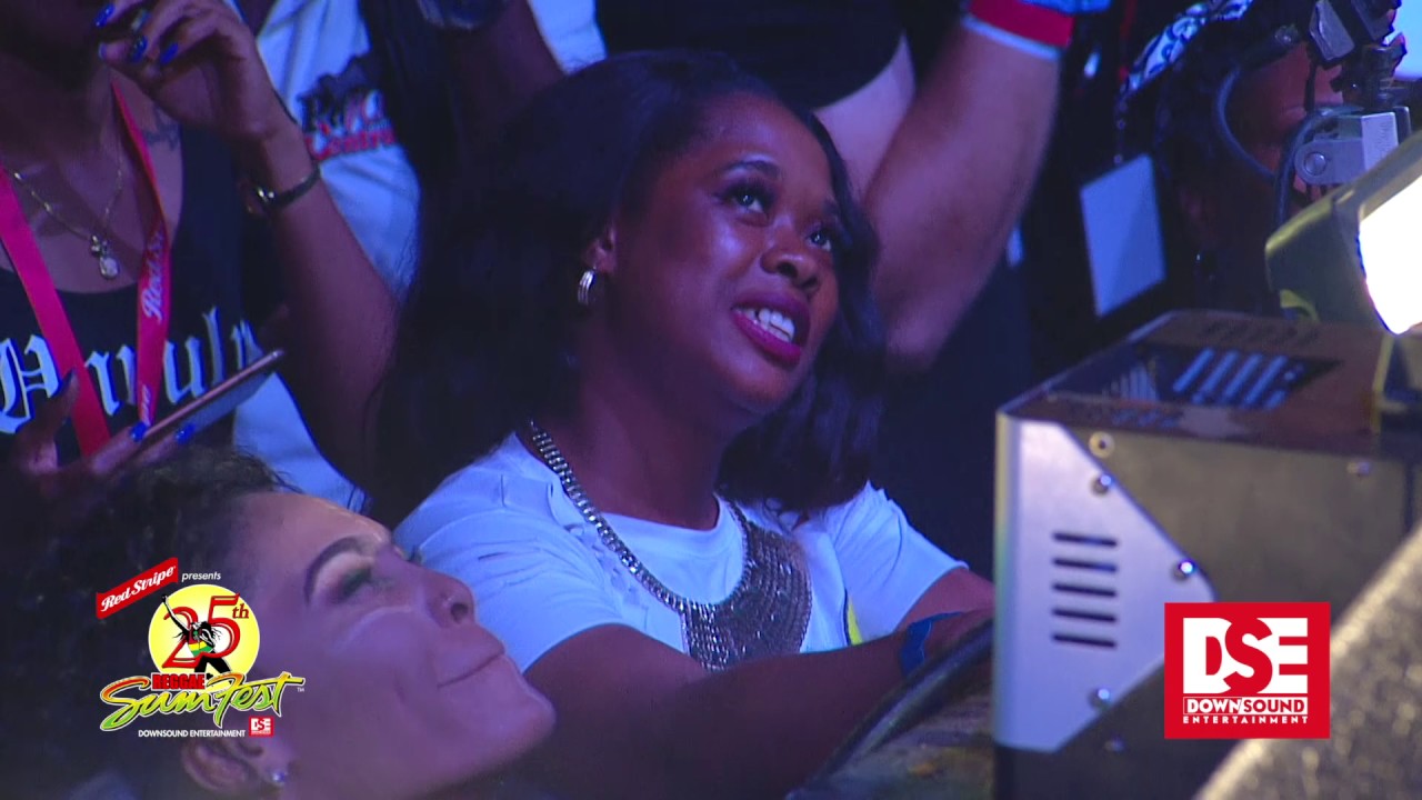 Aidonia - Girls Remix @ Reggae Sumfest 2017 [7/21/2017]