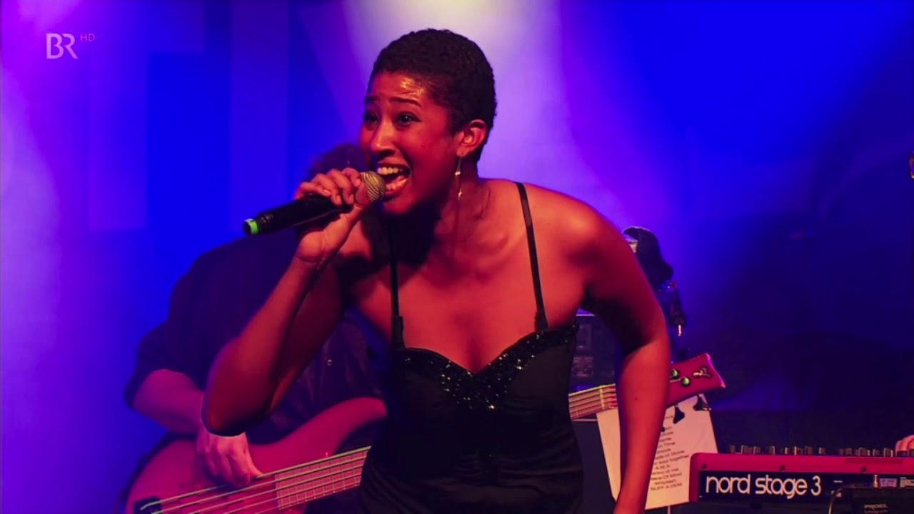 Awa Fall & The Smoke Orchestra - Dentro di me @ Africa Festival 2019 [6/2/2019]