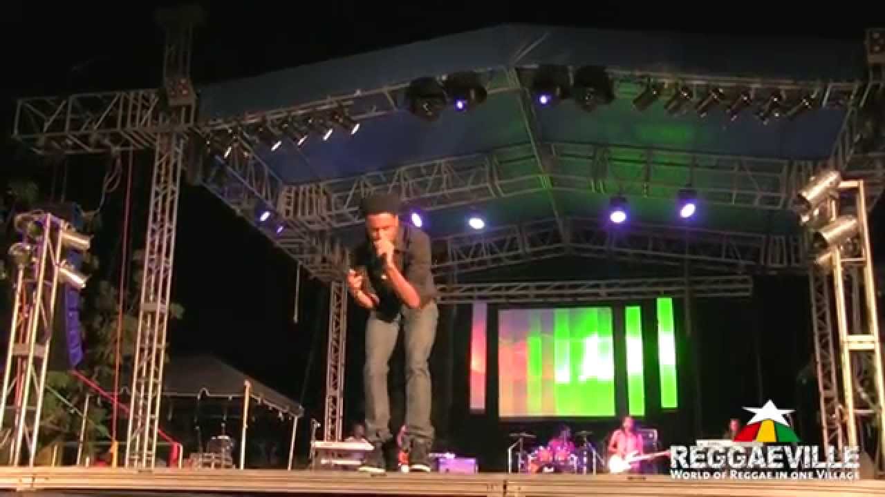 Dalton Harris & Dubtonic Kru in Kingston, Jamaica @ Reggae Wednesday [2/25/2015]