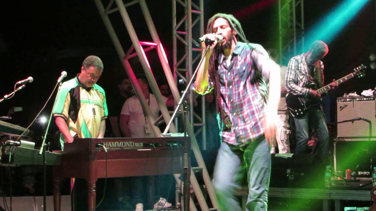 Julian Marley & The Wailers with Tyrone Downie - No Woman No Cry in Florianopolis, Brazil @ P12 [5/14/2016]
