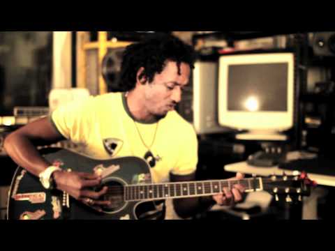 Ky-Enie - Di Amazing (Acoustic) [8/24/2011]