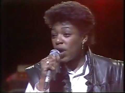 Ranking Ann & Saxon Sound System - Feminine Gender on British TV [7/1/1986]