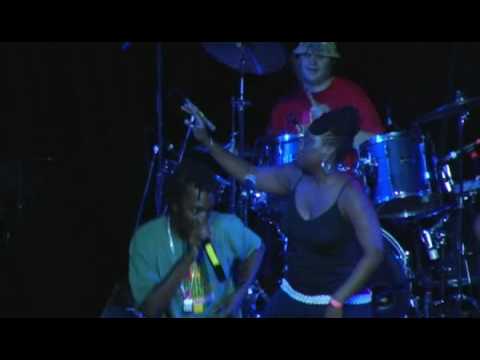 Easy All-Stars - Money [Live] 
