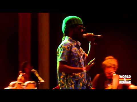 Chronixx & Zinc Fence Redemption - Aint No Giving / They Dont Know @ Reggae Geel 2014 [8/1/2014]