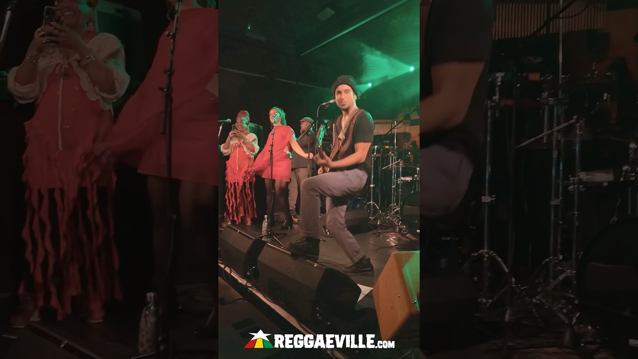 Marley’s Ghost - crowd singing Three Little Birds in Cologne, Germany @ CBE