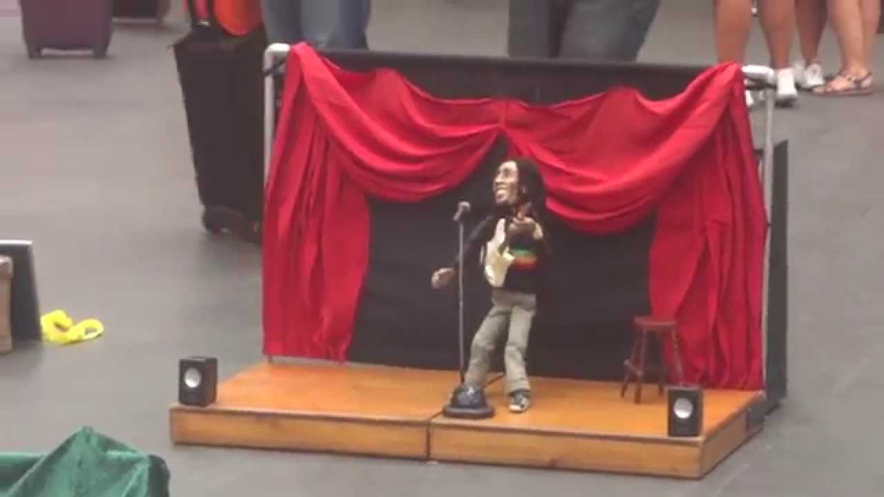 Bob Marley Puppet Plays Guitar & Dances [8/26/2014]