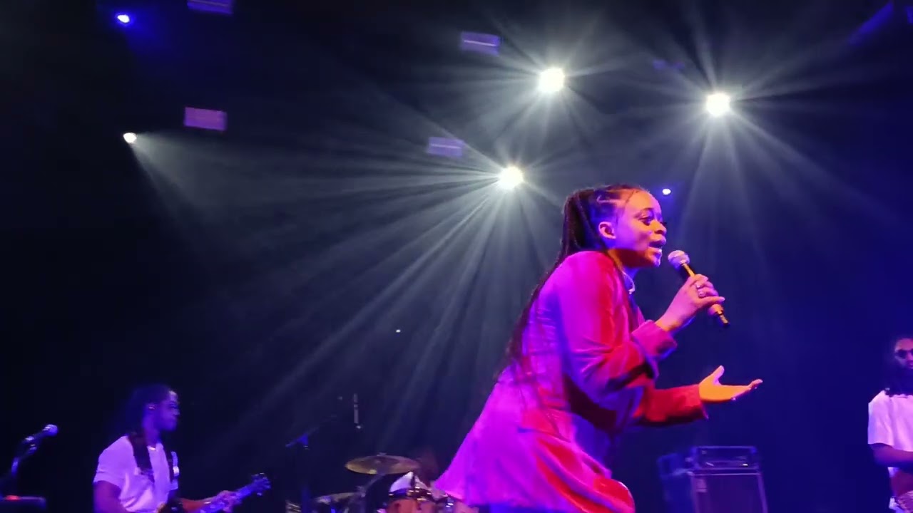 Lila Iké - Solitude in Leuven, Belgium @ Het Depot (FanVideo) [4/11/2023]