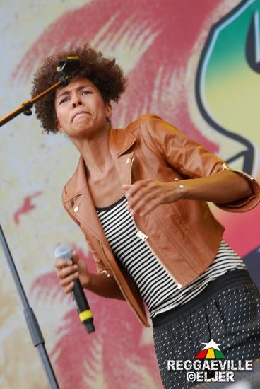 Ayo @ SummerJam 2011