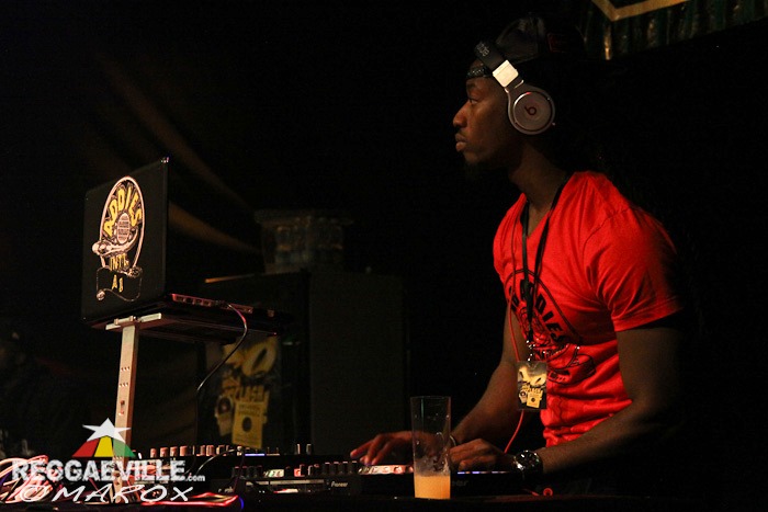 King Addies vs. Supersonic Sonic @ 1-2-3 Badda Dan Clash 2015