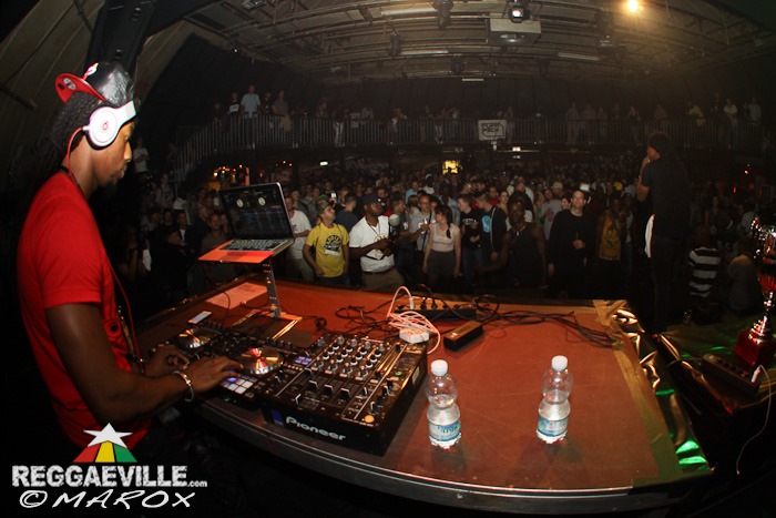 King Addies vs. Supersonic Sonic @ 1-2-3 Badda Dan Clash 2015