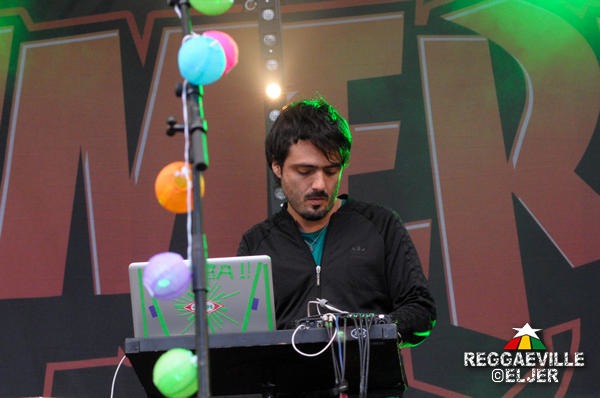Bomba Estereo @ SummerJam 2012