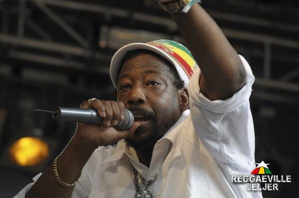 Carl Meeks @ Reggae Jam 2012