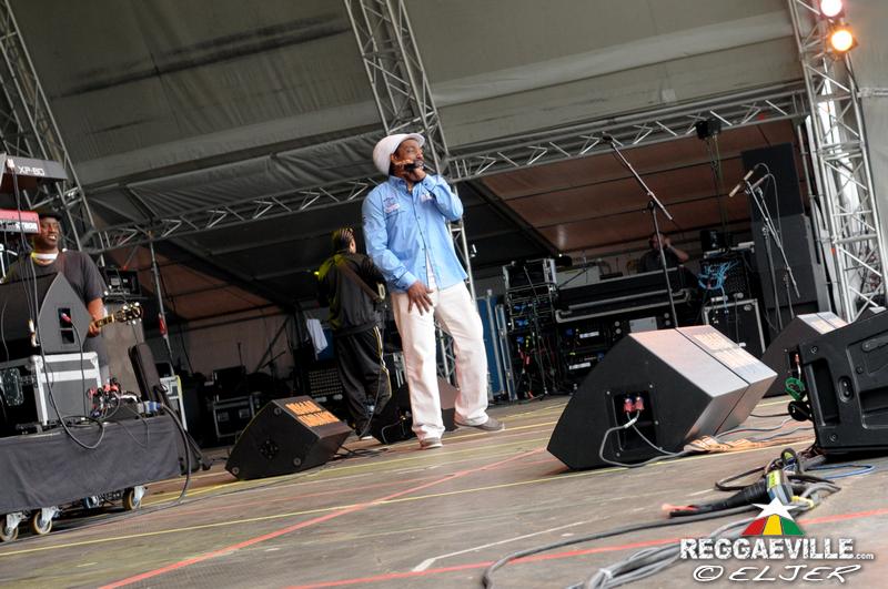 Earl Sixteen ft. The Suns Of Dub @ Reggae Sundance 2014