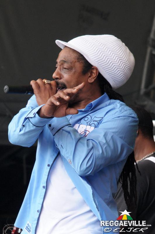 Earl Sixteen ft. The Suns Of Dub @ Reggae Sundance 2014