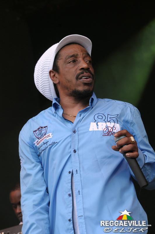 Earl Sixteen ft. The Suns Of Dub @ Reggae Sundance 2014