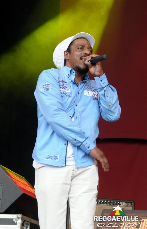 Earl Sixteen ft. The Suns Of Dub @ Reggae Sundance 2014