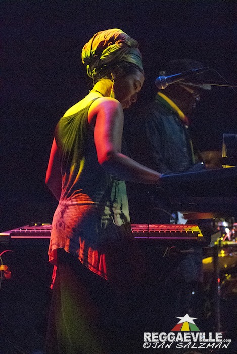 Empress Akua @ 1Love Earthstrong Festival 2014
