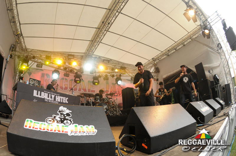 iLLBiLLY HiTEC with Longfingah & Kinetical @ Reggae Jam 2016