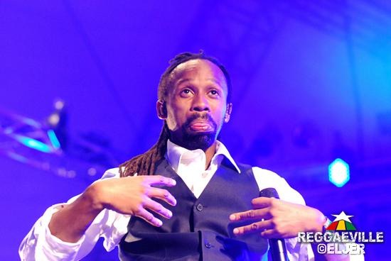 Madcon @ SummerJam 2011