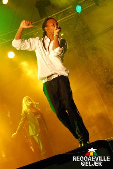 Madcon @ SummerJam 2011