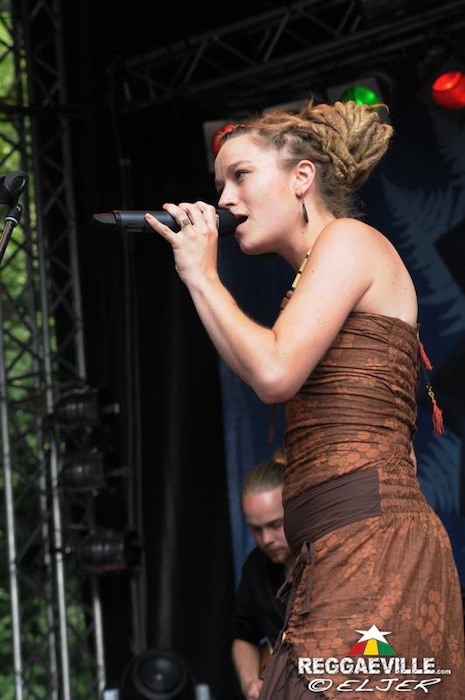 Saralene feat. The Magic Touch @ Reggae Jam 2014