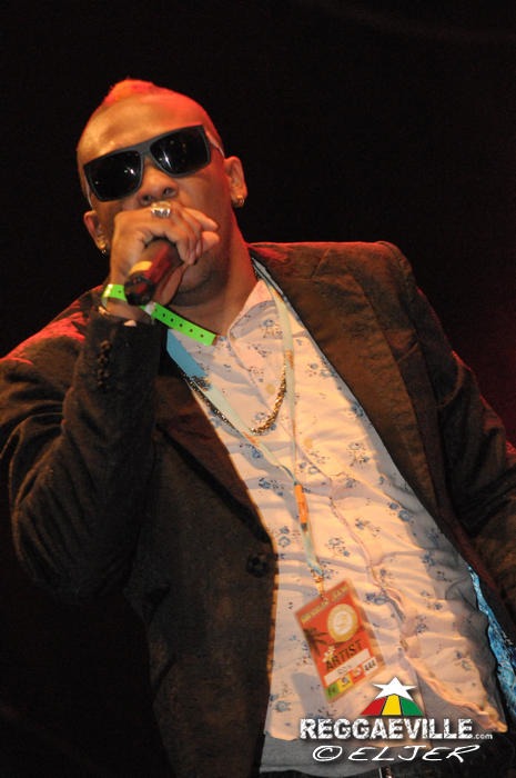 RDX backed by Dub Akom @ Reggae Jam 2014