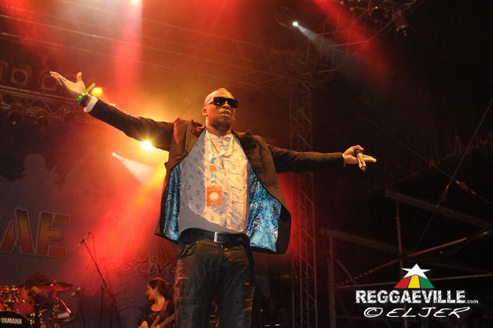 RDX backed by Dub Akom @ Reggae Jam 2014