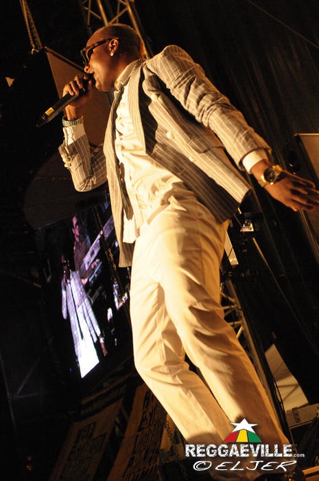 RDX backed by Dub Akom @ Reggae Jam 2014