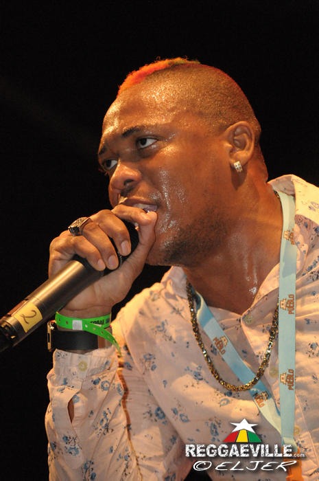 RDX backed by Dub Akom @ Reggae Jam 2014